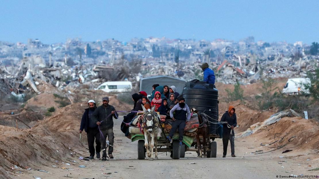 Hamas acusa Israel de atacar palestinos que tentam retornar ao norte de Gaza e de impedir a entrada de ajuda humanitária Hamas acusa Israel de atacar palestinos que tentam retornar ao norte de Gaza e de impedir a entrada de ajuda humanitária