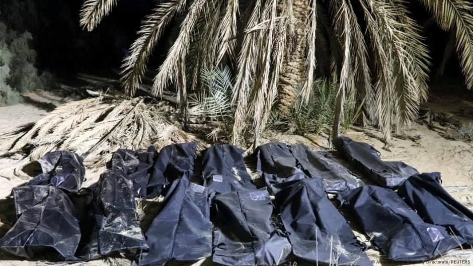 ليبيا.. العثور على جثث 50 مهاجرا في مقبرتين جماعيتين