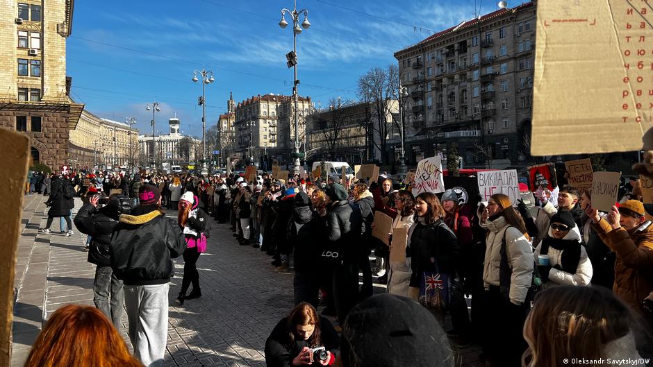 Систематичне насильство: ексдиректору "Молодого театру" Білоусу повідомили про підозру