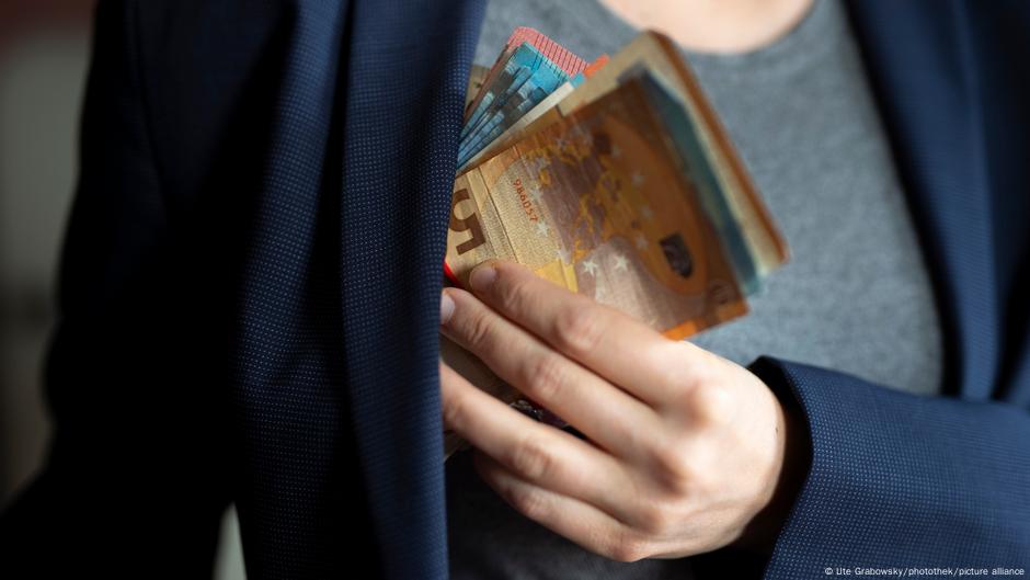 Kad je kriza - najvažnije je kolika je plata - shvatili su mladi