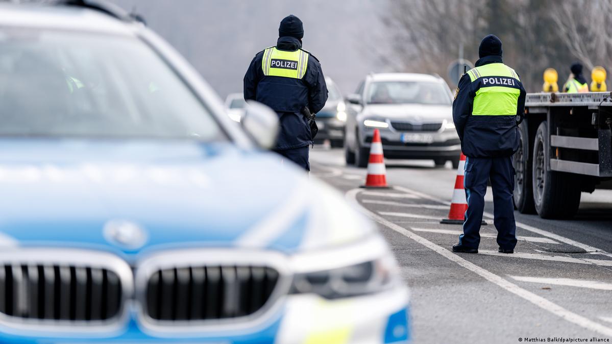 German Internal Border German election: Border controls extended for 6 months – DW – 02/12/2025