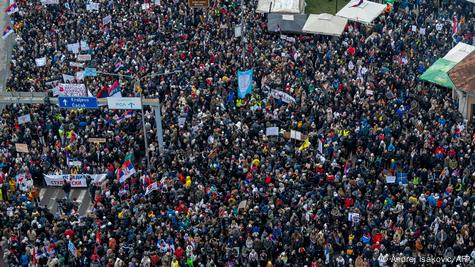 Србија, демонстрации во Крагуевац 