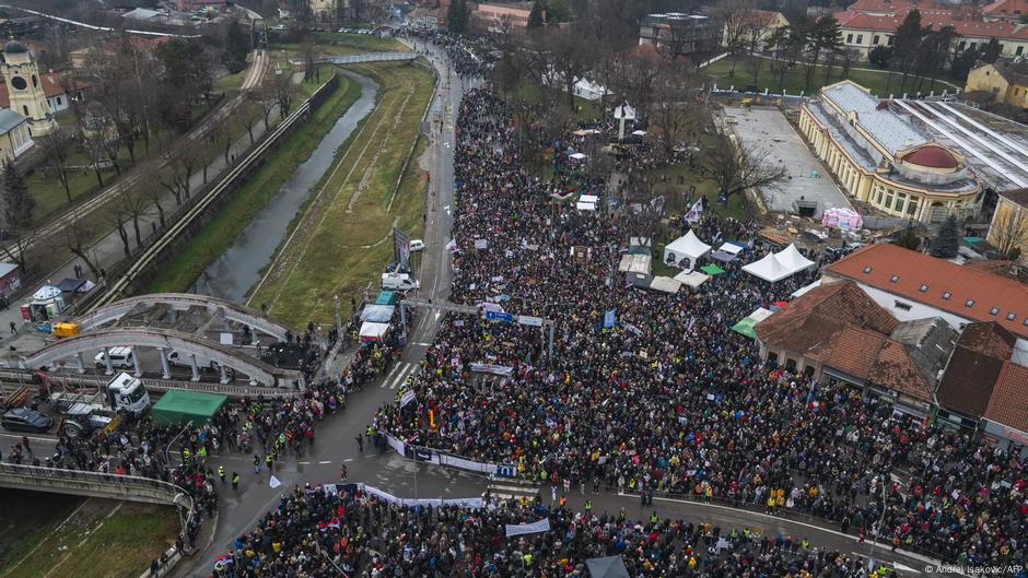 Serbia: Protesters blockade central city on Statehood Day