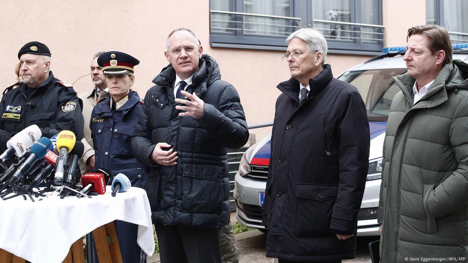 Mihaela Kolvajs, Gerhard Karner i Peter Kajzer u Vilahu