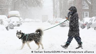 Earth is warming, so why is it so cold? – DW – 02/19/2025