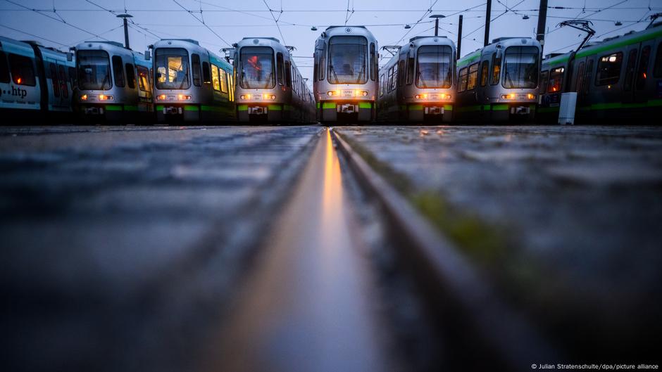 deutschland-vor-warnstreiks-im-nahverkehr