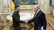 Президент Украины Владимир Зеленский и спецпредставитель президента США по Украине и России Кит Келлог во время встречи в Киеве Президент Украины Владимир Зеленский и спецпредставитель президента США по Украине и России Кит Келлог во время встречи в Киеве