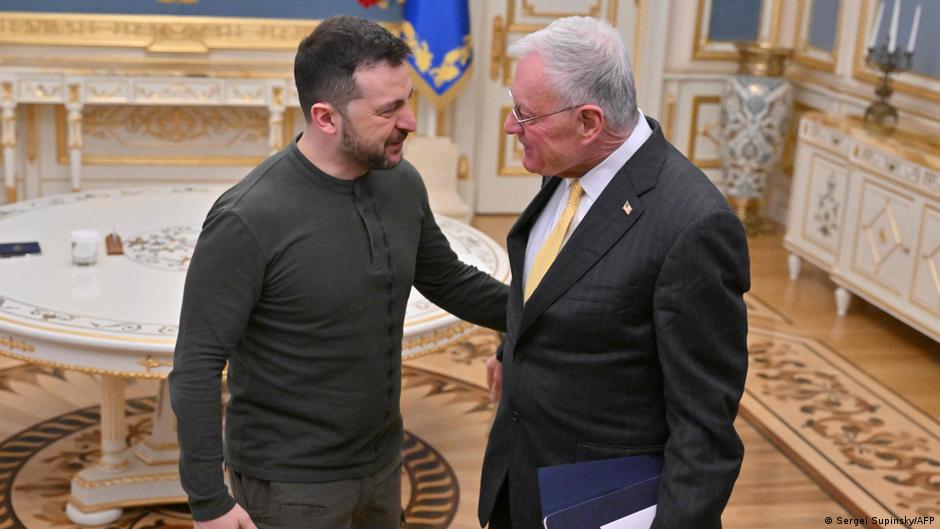 Зеленський під час зустрічі з Келлогом: Трамп має силу, щоб примусити РФ до миру