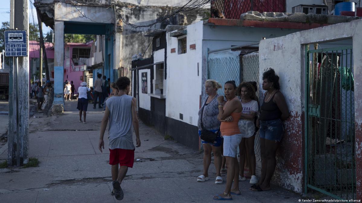 El 'tarifazo' de telefonía pone a rabiar a los cubanos – DW – 02/06/2025