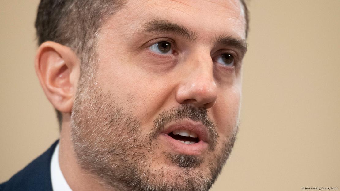 Крис Павловски, директор и основач на „Рамбл“ ја оживеа во македонската јавност идејата на Ванчо Михајлов за Македонија како „Швајцарија на Балканот“. Крис Павловски, директор и основач на „Рамбл“ ја оживеа во македонската јавност идејата на Ванчо Михајлов за Македонија како „Швајцарија на Балканот“.
