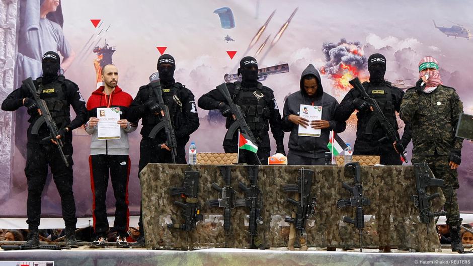 Terorsti Hamasa pred razmenu zarobljenika za taoce Tala Šohama i Avera Mengistua, 22.02.2025.