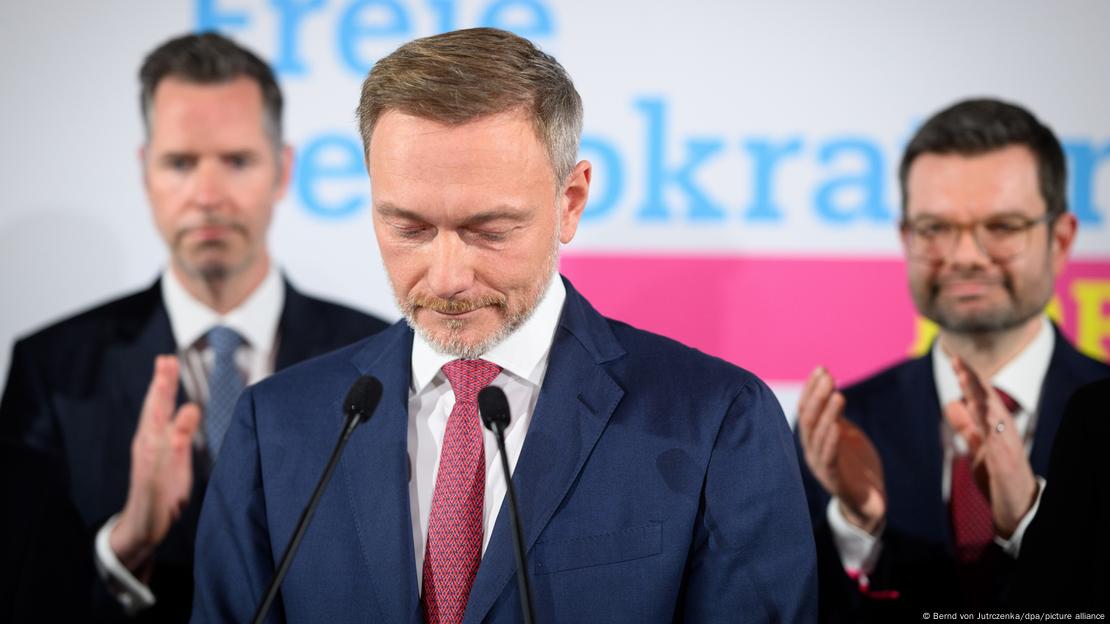 Kryetari i partisë liberale FDP, Christian Lindner, tha se tërhiqet nga politika