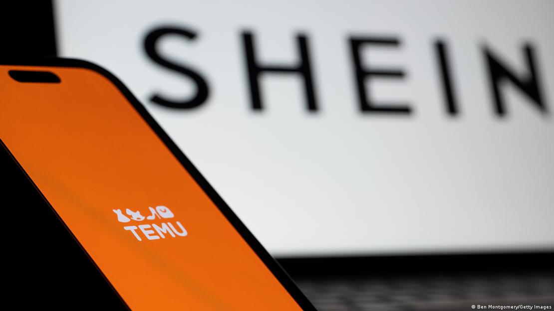 Un celular con la aplicación de Temu y de fondo la palabra Shein