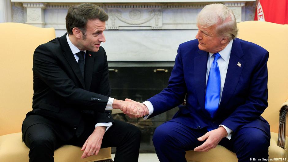 Trump, Macron talk ceasefire as Ukraine marks 3 years of war DW 02/24/2025