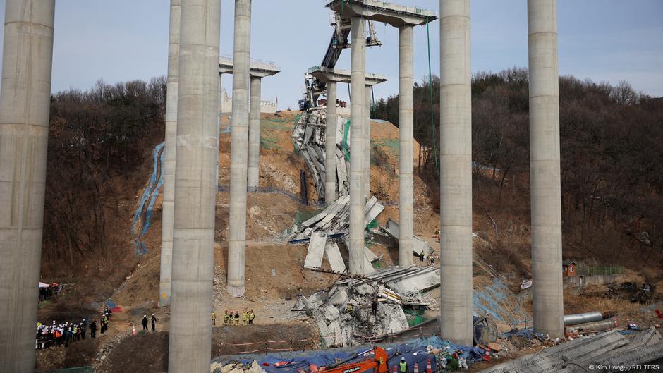 Three dead in bridge collapse in South Korea