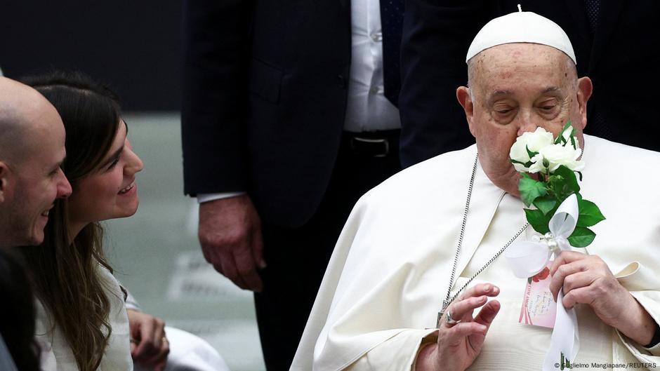 El Papa Sufrió «Dos Episodios de Insuficiencia Respiratoria» – DW – 03/03/2025