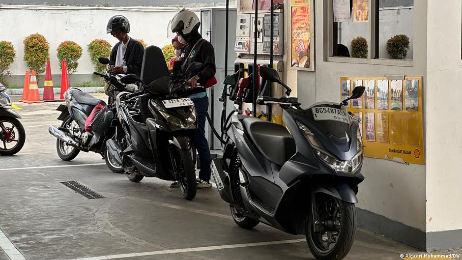 Shell and BP struggle to secure fuel supply in Indonesia – DW – 12