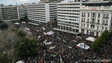 Μαζική διαδήλωση στην Αθήνα για την επέτειο δύο χρόνων από τη σιδηροδρομική τραγωδία στα Τέμπη