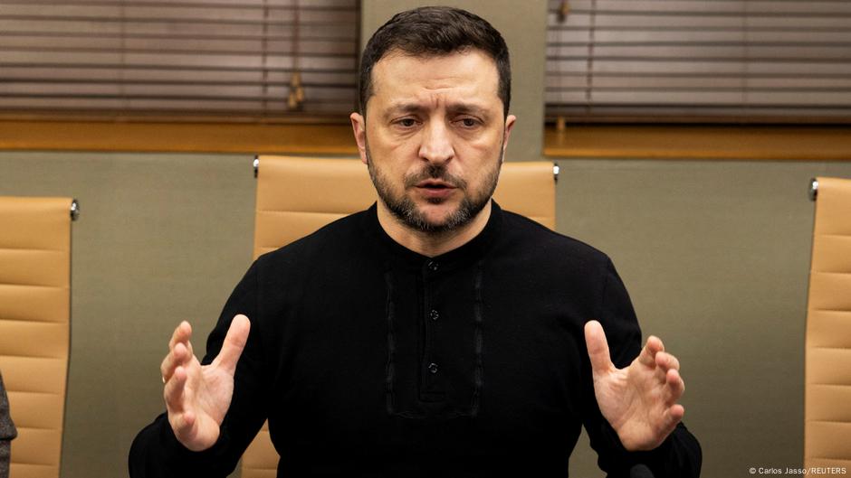 زيلينسكي يعرض هدنة لبدء محادثات سلام تحت "قيادة ترامب القوية"