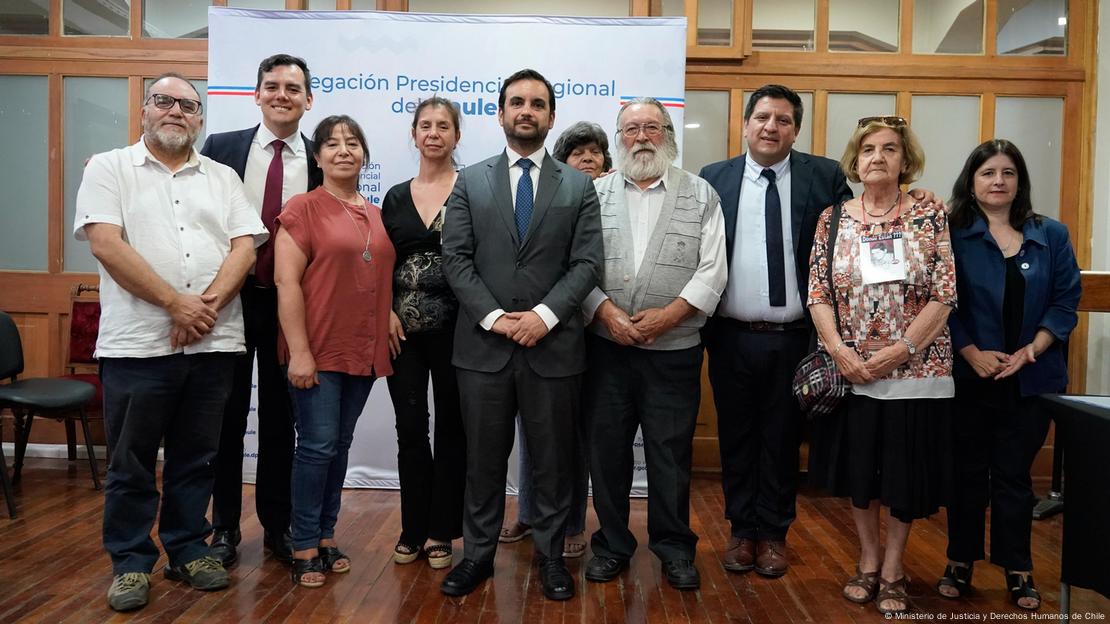 El ministro de Justicia de Chile se reunió en Talca con representantes de agrupaciones de familiares de detenidos desaparecidos.