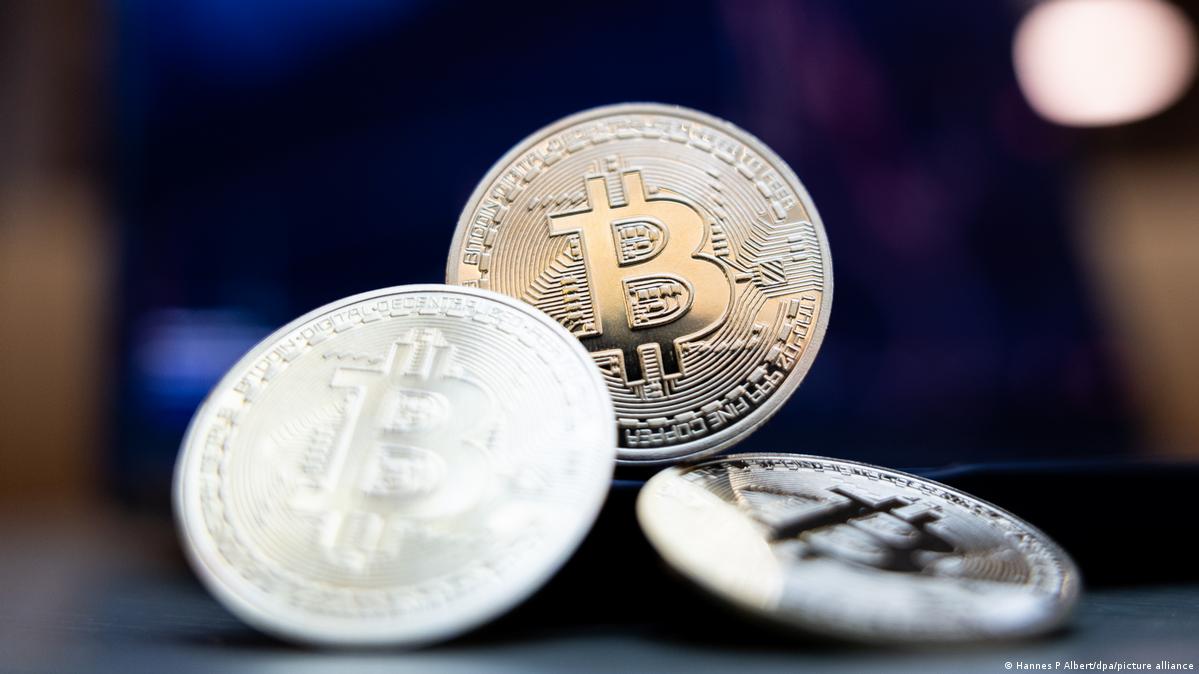 Por qué se disparan el oro y el bitcoin?