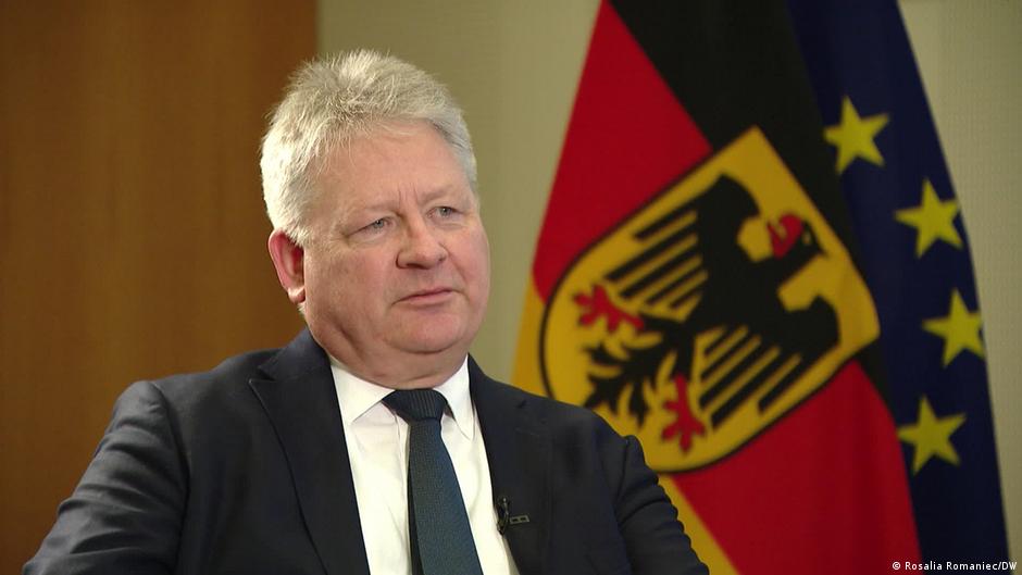 Germany's spy chief believes US cooperation will continue – DW – 03/10/2025