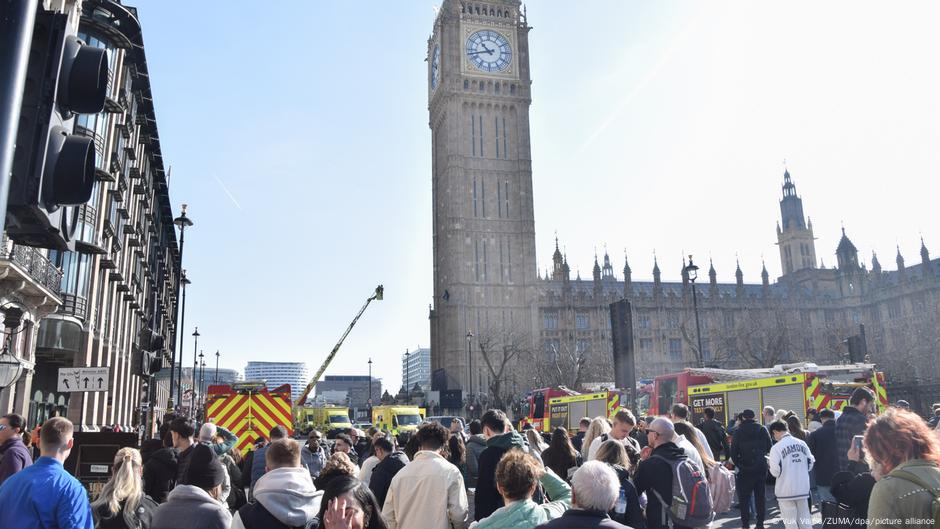 Detenido Hombre que Escaló Big Ben Con Una Bandera Palestina – DW – 09/09/2025