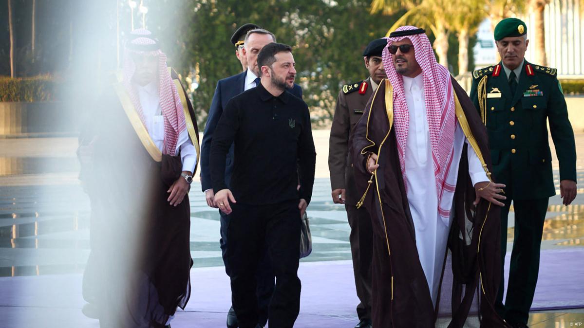 Zelenskyy lands in Saudi Arabia ahead of Ukraine peace talks