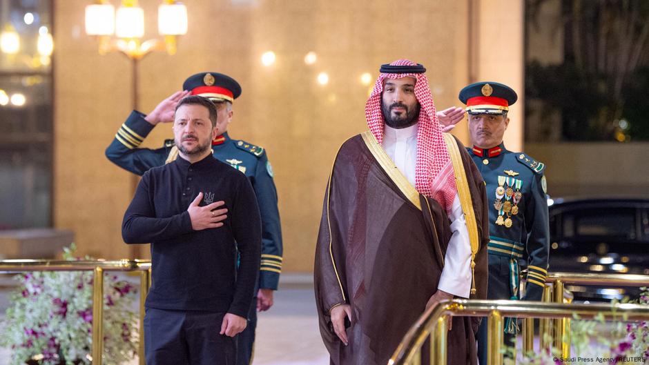 أوكرانيا ـ رغم تصعيد ميداني تفاؤل حذر قبيل محادثات السلام في جدة