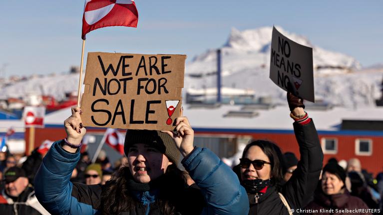 Greenland: Hundreds protest against Trump's takeover plans – DW – 03/15 ...