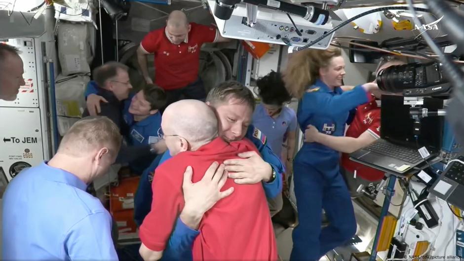 Rückhol-Mission für gestrandete ISS-Astronauten angelaufen