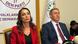 DEM Parti eş başkanları Tülay Hatimoğulları ve Tuncay Bakırhan yan yana oturuyorlar. Arkalarında DEM Parti logosu görülüyor DEM Parti eş başkanları Tülay Hatimoğulları ve Tuncay Bakırhan yan yana oturuyorlar. Arkalarında DEM Parti logosu görülüyor