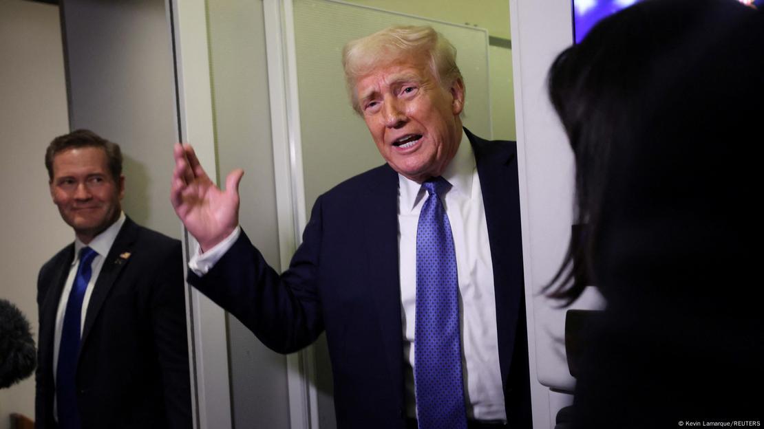 Доналд Трамп, Мајк Волц Доналд Трамп, Мајк Волц