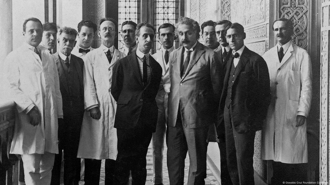 Albert Einstein em visita ao Instituto Oswaldo Cruz