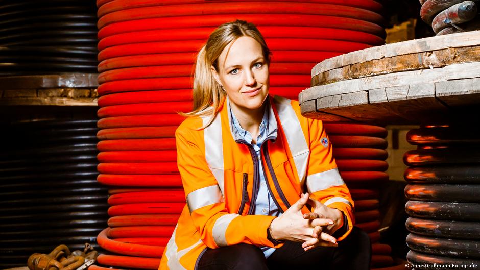 Women's workwear: When proper fit becomes a safety issue