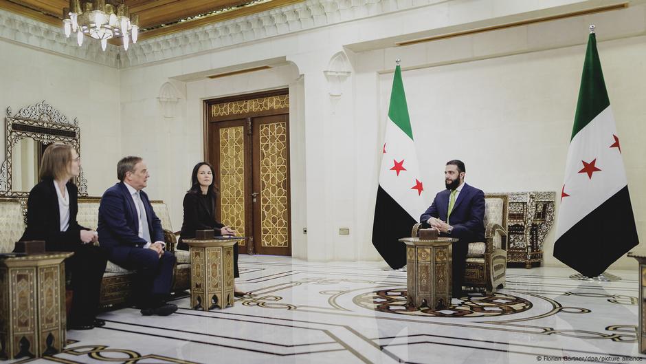 بيربوك تدعو حكومة الشرع للسيطرة على المتطرفين في صفوفها