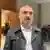 İsmail Saymaz duruşma salonunun önünde.