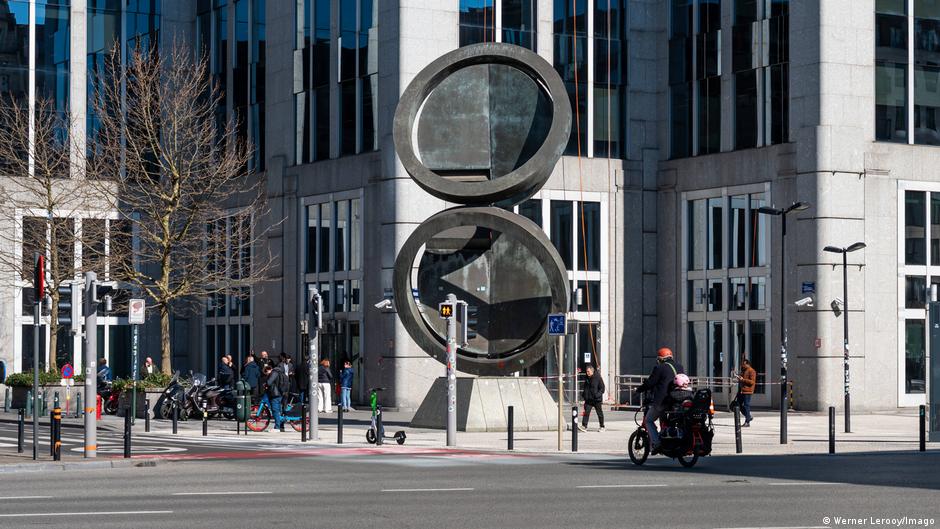 безпрецедентна ідея ЄС – DW – 15.12.2025