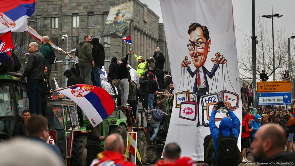 Vučić suočen sa masovnim protestima
