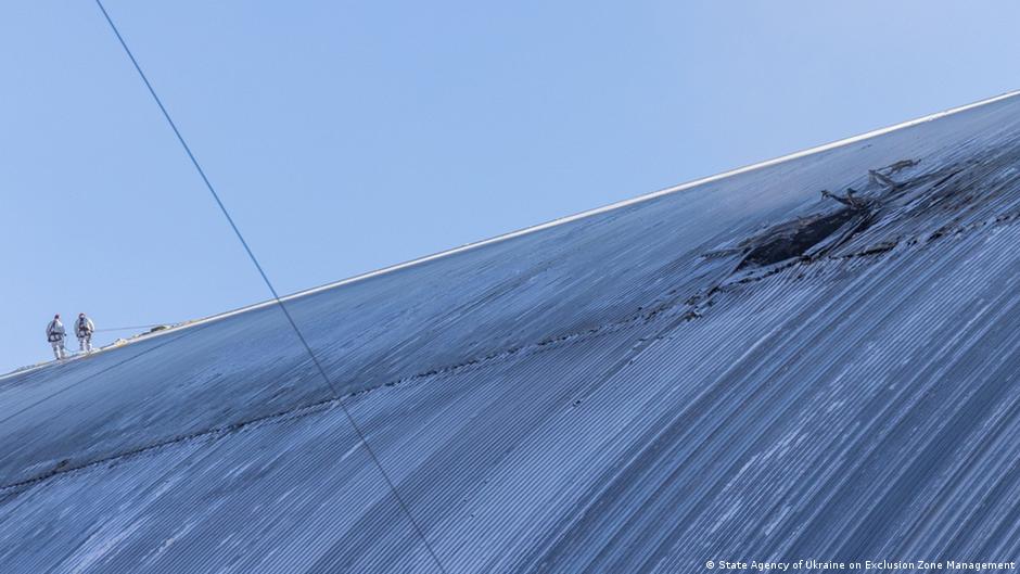 Захисна арка над ЧАЕС не виконує головних функцій. Що далі? – DW – 08.12.2025