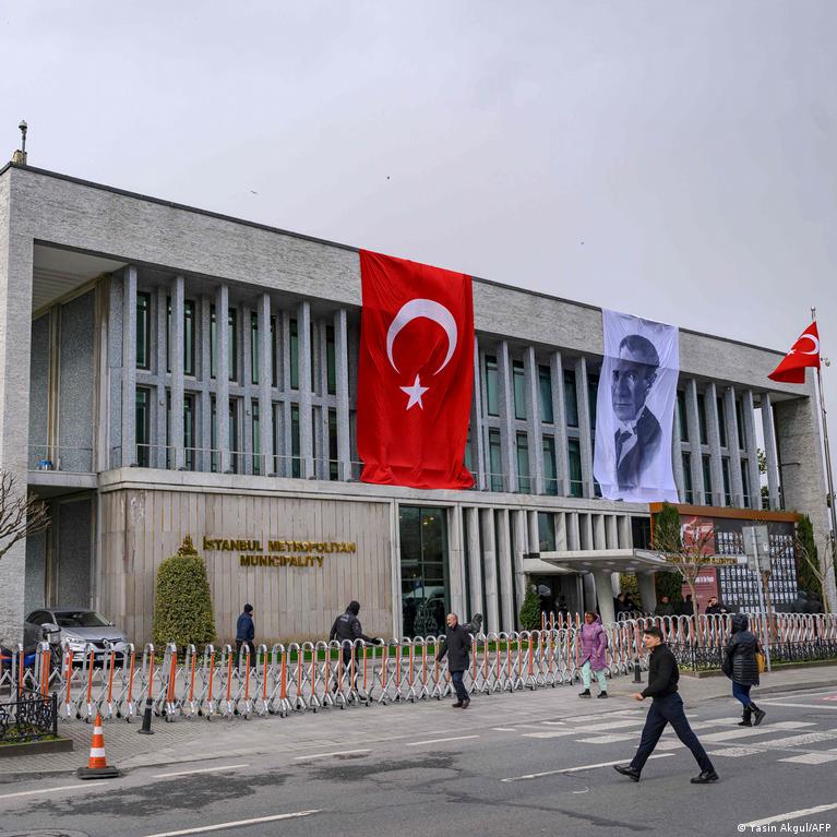İBB'ye yeni operasyon: 12 kişi gözaltına alındı