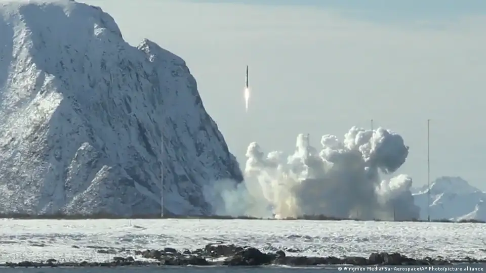Foguete orbital alemão cai segundos após lançamento