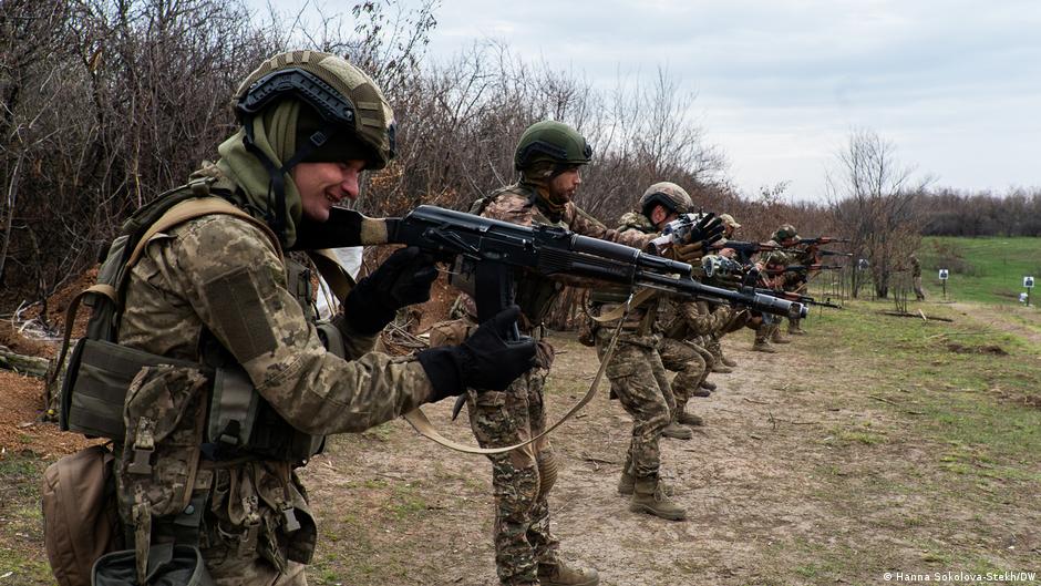Мобілізовані масово хворіють у навчальних центрах, де проходять базову загальновійськову підготовку.

Про цю проблему військова омбудсменка Ольга Решетилова розповіла в інтерв'ю РБК-Україна.

Проте для надання своєчасної допомоги бракує лікарів.
