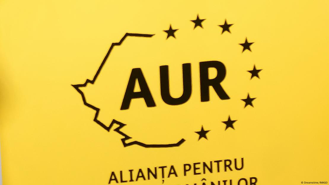 Rumänien Bukarest 2020 | AUR-Vorsitzender Simion nach Parlamentswahlerfolg - Ausschnitt LOGO Rumänien Bukarest 2020 | AUR-Vorsitzender Simion nach Parlamentswahlerfolg - Ausschnitt LOGO