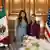Kristi Noem y Claudia Sheinbaum en Ciudad de México.
