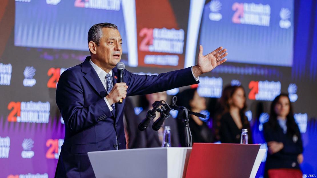 CHP Genel Başkanı Özgür Özel