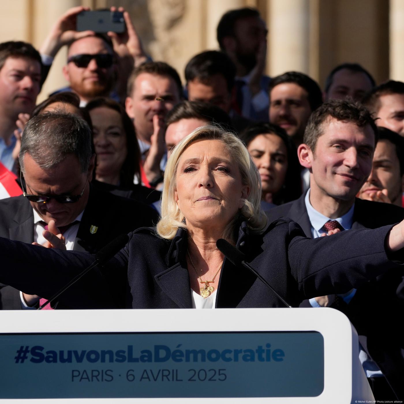 L'extrême-droite et son rapport à la justice