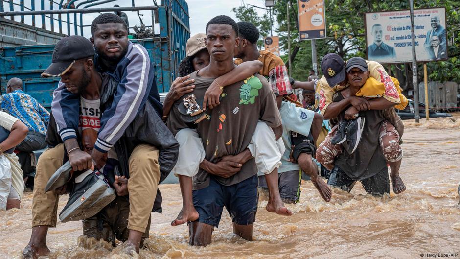 Torrential rains kill dozens in DR Congo – DW – 04/06/2025