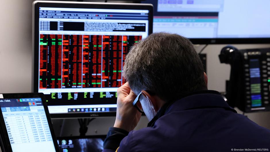 Trump tariffs: Global stock market rout continues – DW – 04/08/2025
