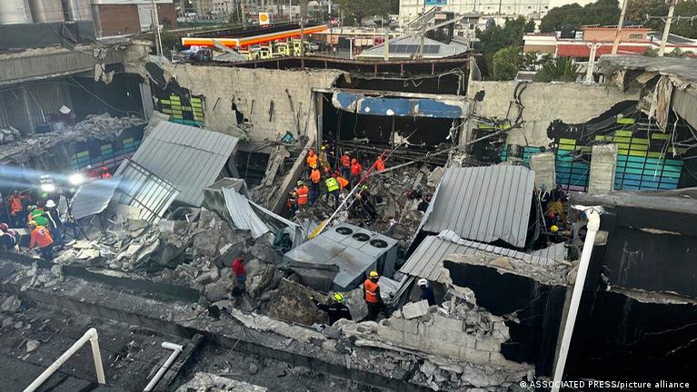 Dominican Republic: At least 98 die in club roof collapse